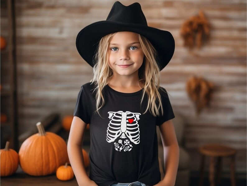 Kids Halloween T-shirt - Skeleton Heart