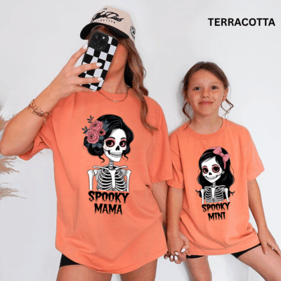 Comfort Colors® Mommy & Me Halloween-Shirts - Spooky Mom