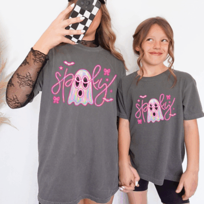 Comfort Colors® Mommy & Me Halloween-Shirts - Gespenstisch niedlich